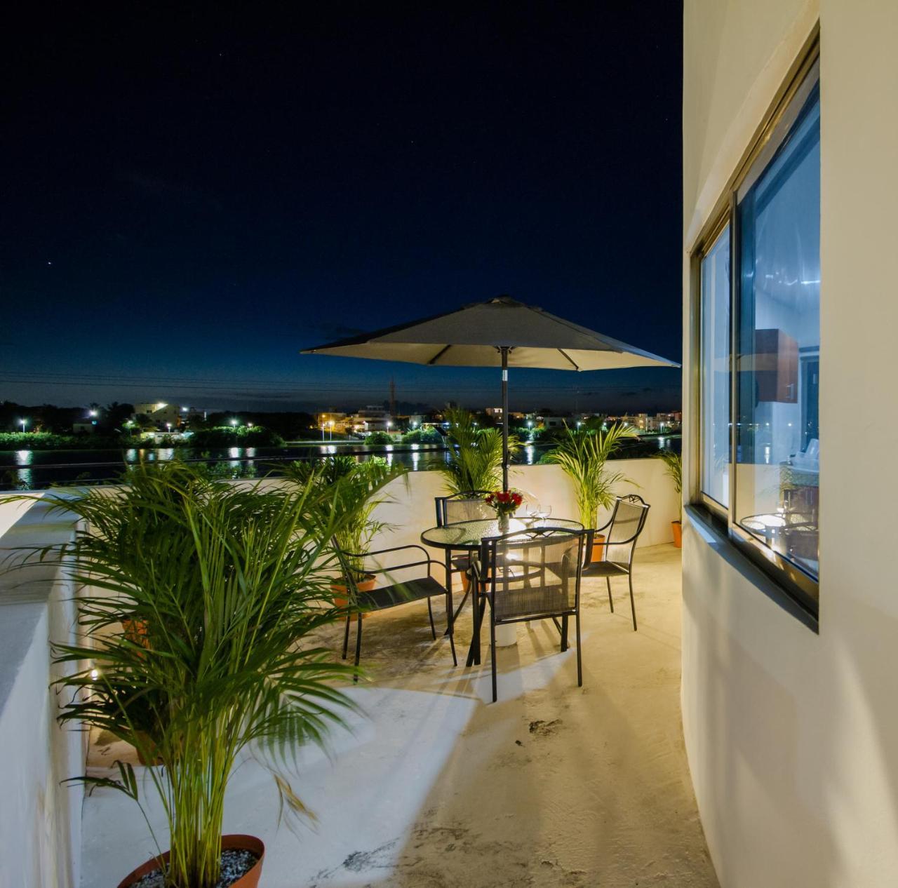 Sunset Isla Mujeres Aparthotel ภายนอก รูปภาพ